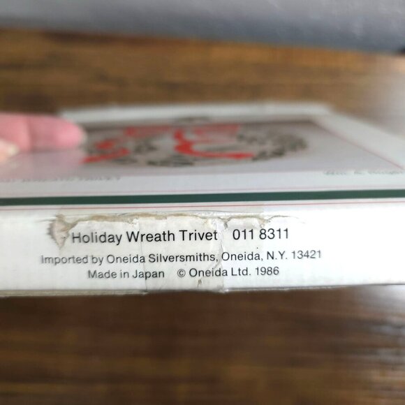 Vintage Holiday Wreath Trivet Silver plate Enamel By Wm. A. Rogers 1986 Japan - Picture 4 of 16